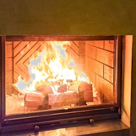 South Facing 2-Bed Apartment With Fireplace, Terrasses Deos 플랜 외부 사진