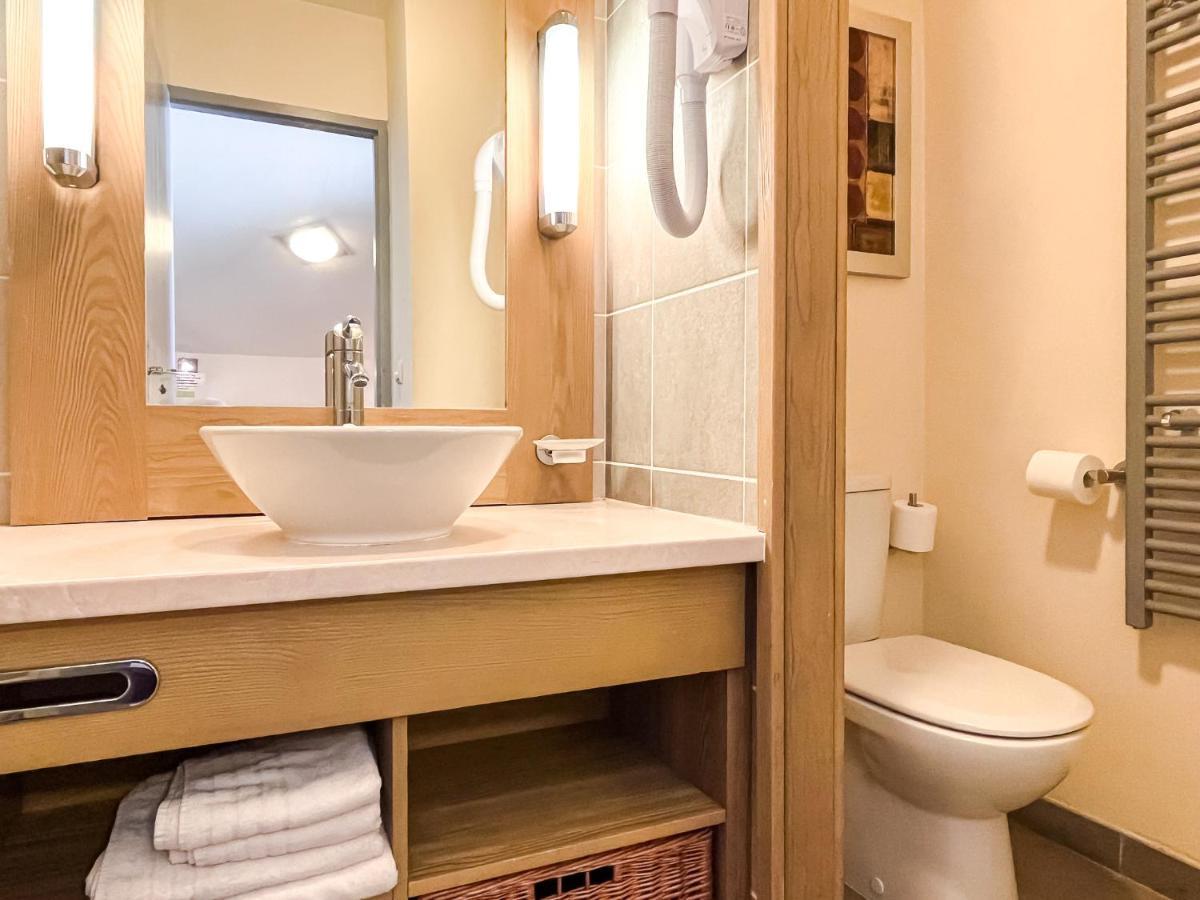 South Facing 2-Bed Apartment With Fireplace, Terrasses Deos 플랜 외부 사진