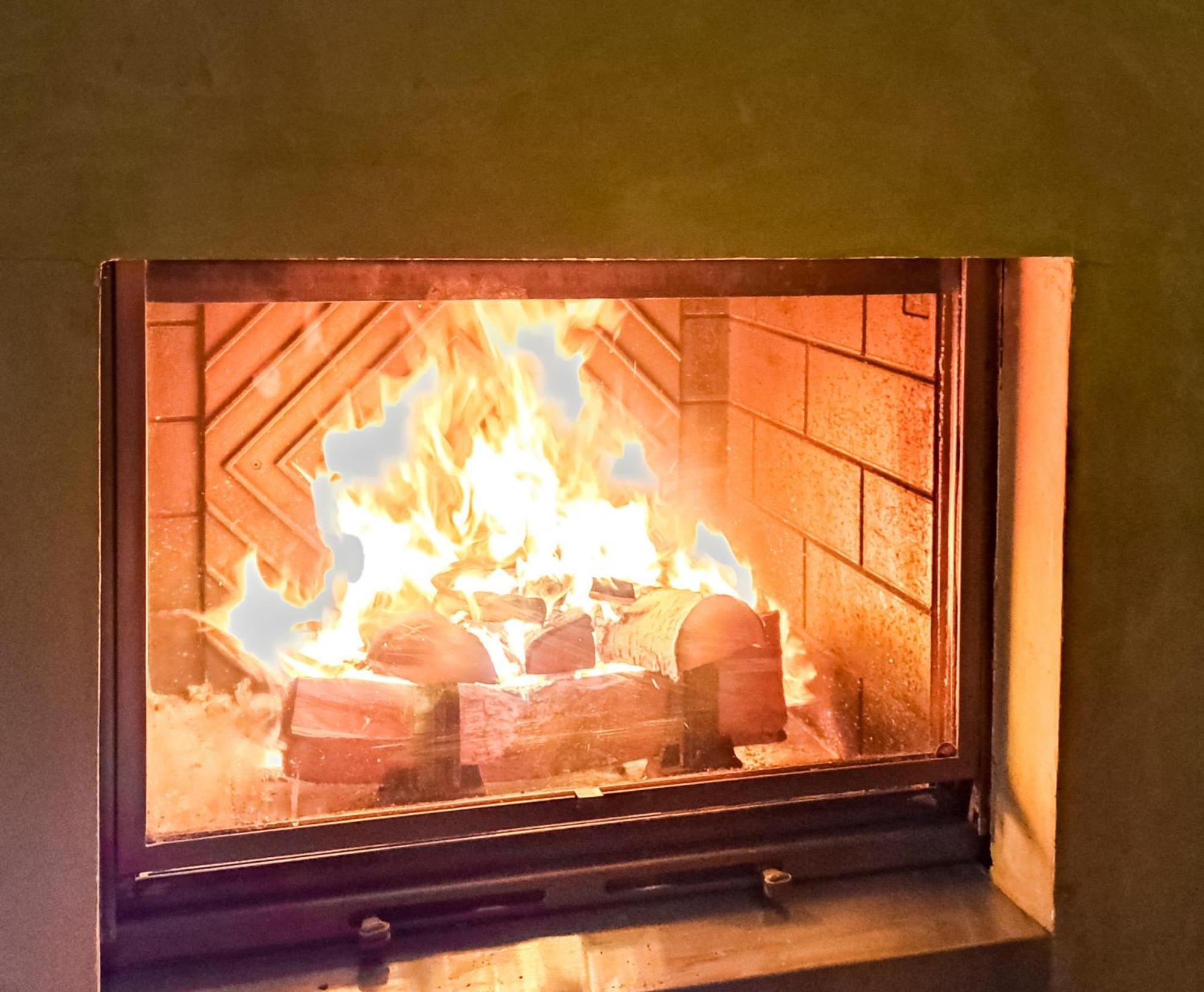 South Facing 2-Bed Apartment With Fireplace, Terrasses Deos 플랜 외부 사진